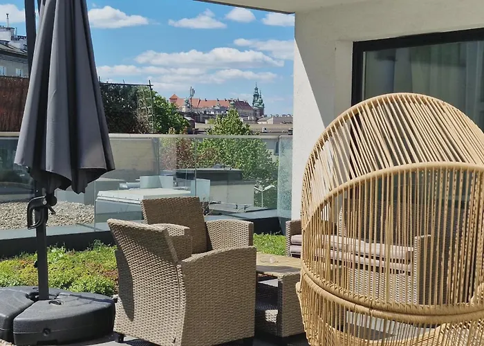 Inpoint s G11 Near Old Town & Kazimierz District & Optional Paid Parking